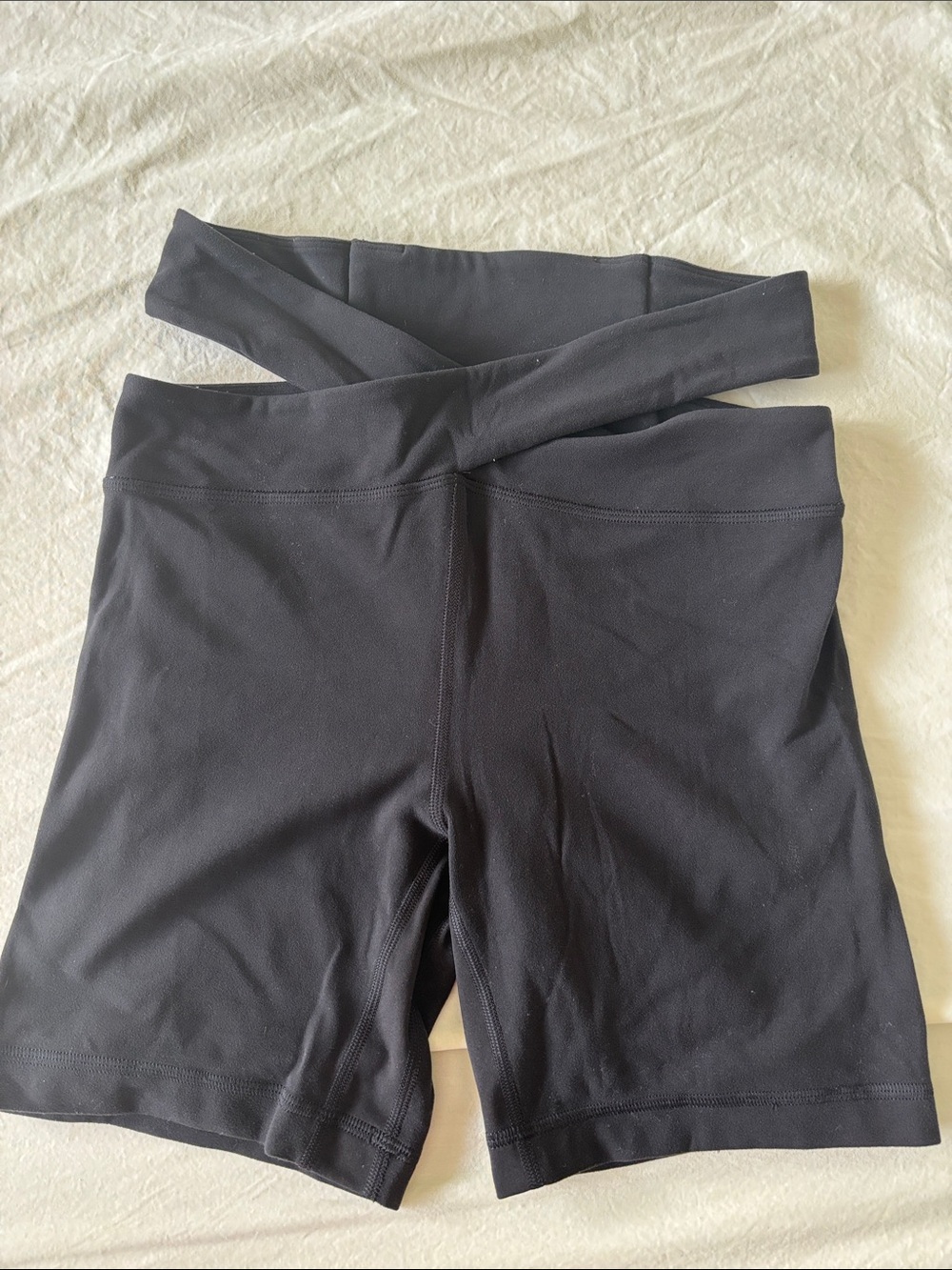 Lululemon Cross Waist Align Short